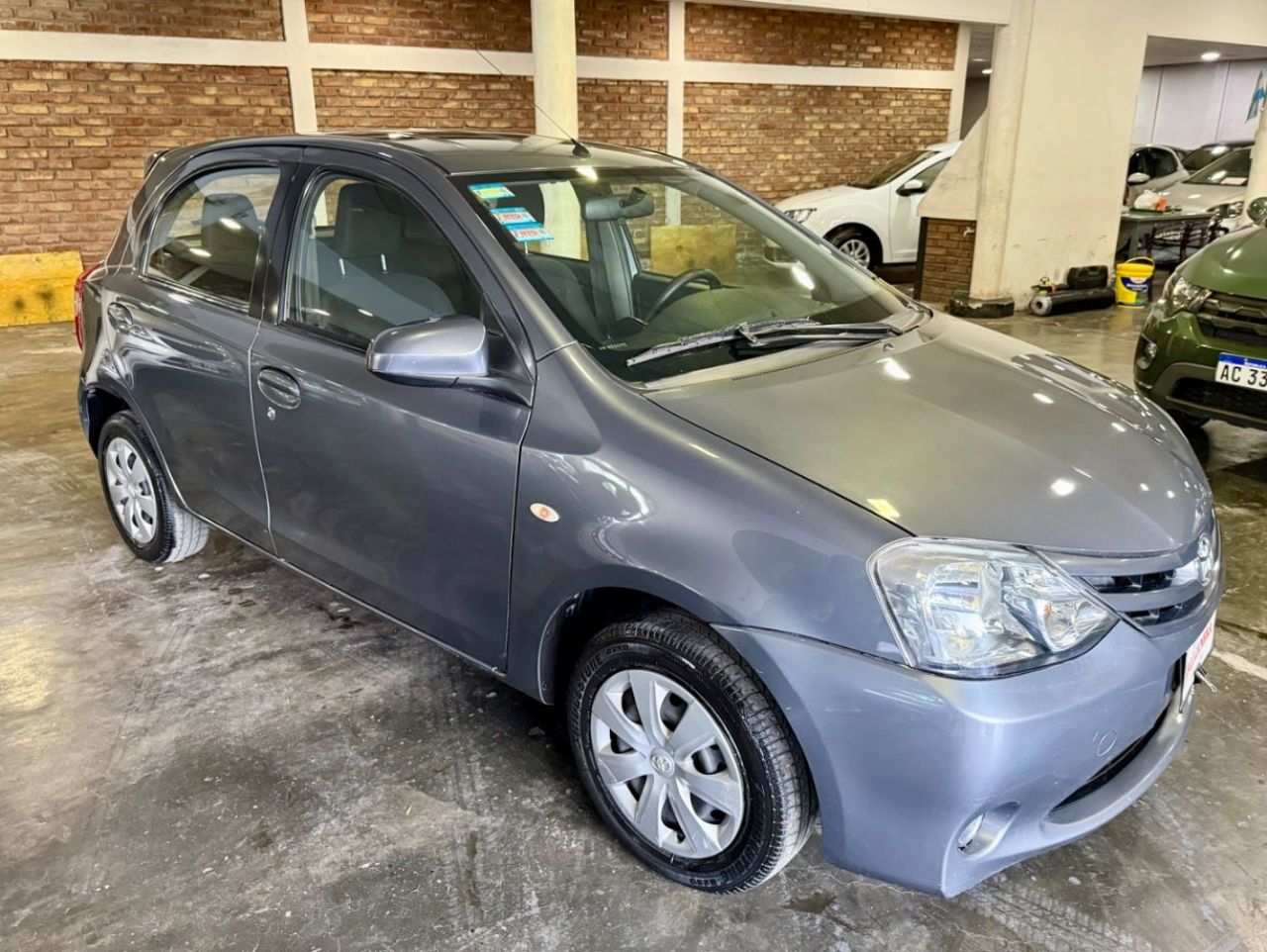 Toyota Etios Usado en Mendoza, deRuedas