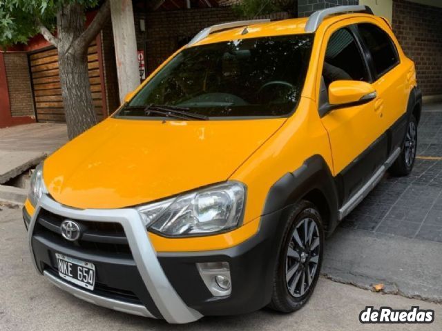 Toyota Etios Usado en Mendoza, deRuedas