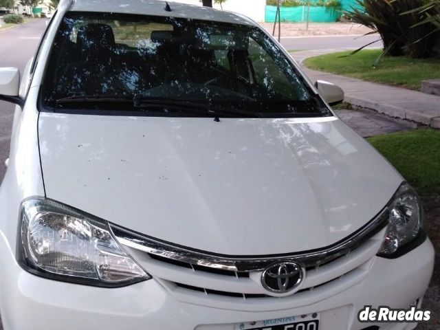 Toyota Etios Usado en Mendoza, deRuedas
