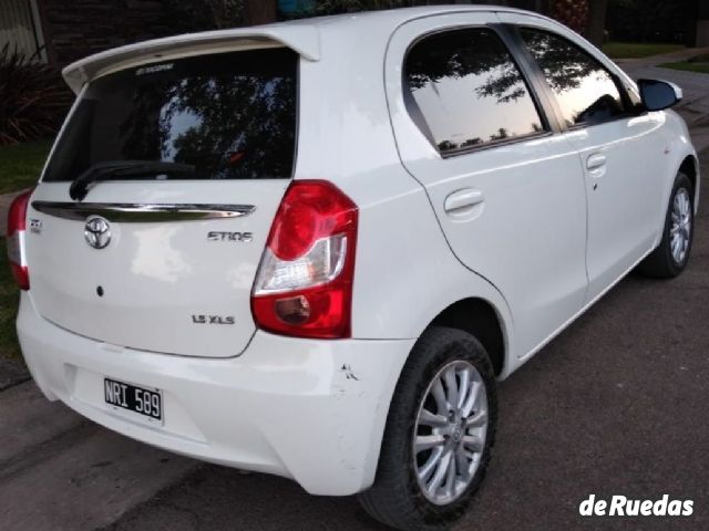 Toyota Etios Usado en Mendoza, deRuedas
