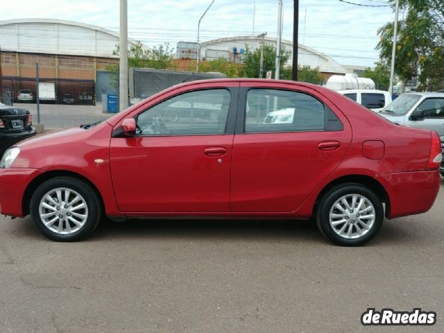 Toyota Etios Usado en Mendoza, deRuedas