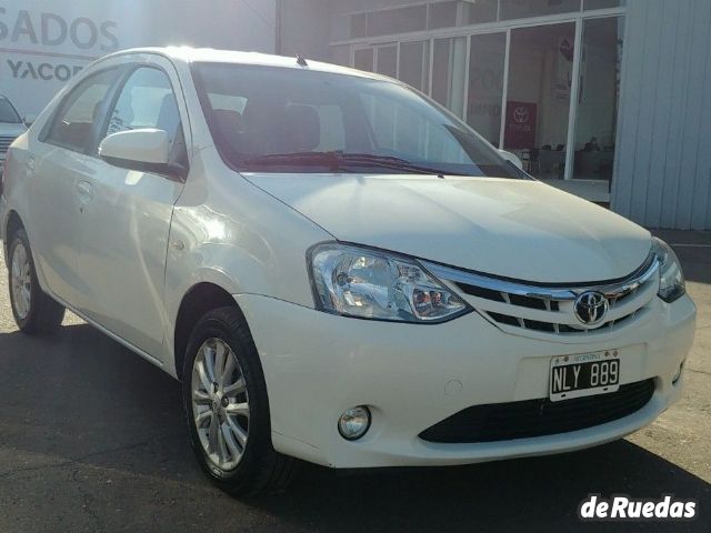 Toyota Etios Usado en Mendoza, deRuedas