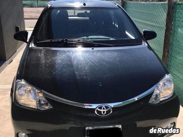 Toyota Etios Usado en Mendoza, deRuedas