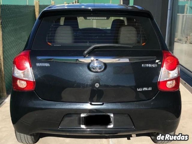 Toyota Etios Usado en Mendoza, deRuedas