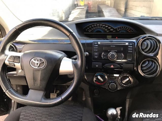 Toyota Etios Usado en Mendoza, deRuedas