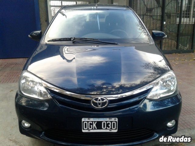 Toyota Etios Usado en Mendoza, deRuedas