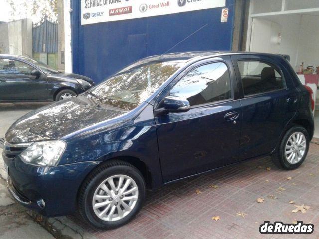 Toyota Etios Usado en Mendoza, deRuedas