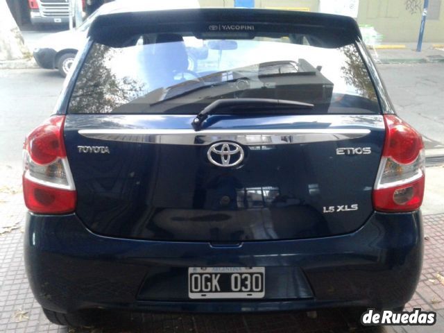 Toyota Etios Usado en Mendoza, deRuedas
