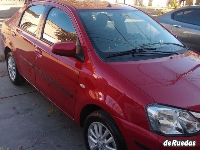 Toyota Etios Usado en Mendoza, deRuedas