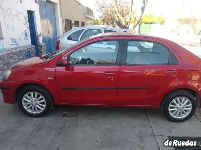 Toyota Etios Usado en Mendoza, deRuedas