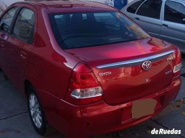 Toyota Etios Usado en Mendoza, deRuedas