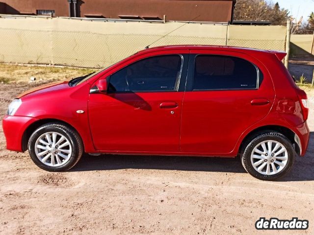 Toyota Etios Usado en Mendoza, deRuedas