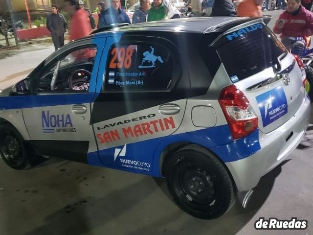 Toyota Etios Usado en San Juan, deRuedas