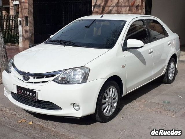 Toyota Etios Usado en Mendoza, deRuedas