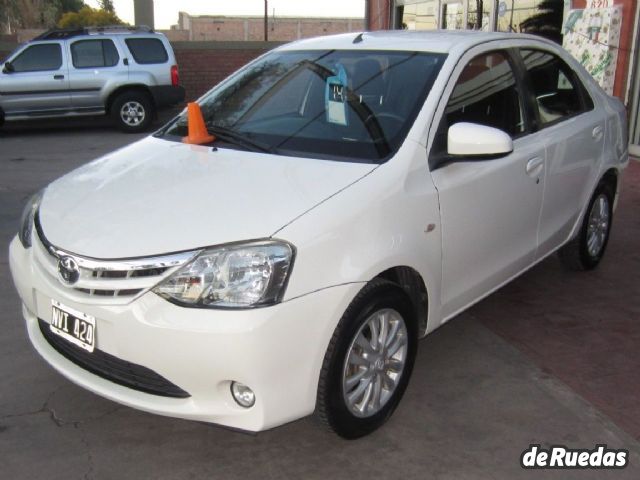 Toyota Etios Usado en Mendoza, deRuedas