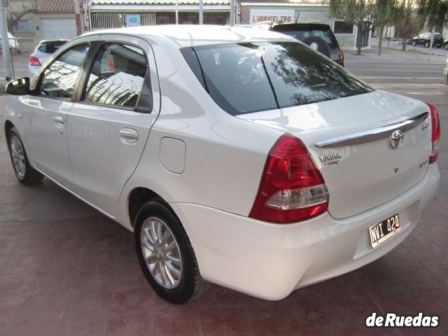 Toyota Etios Usado en Mendoza, deRuedas