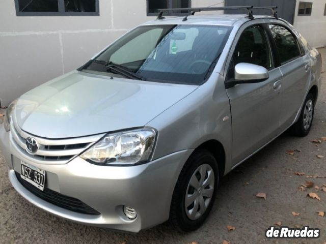 Toyota Etios Usado en Mendoza, deRuedas