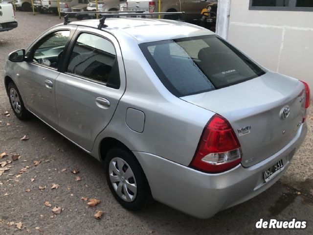 Toyota Etios Usado en Mendoza, deRuedas