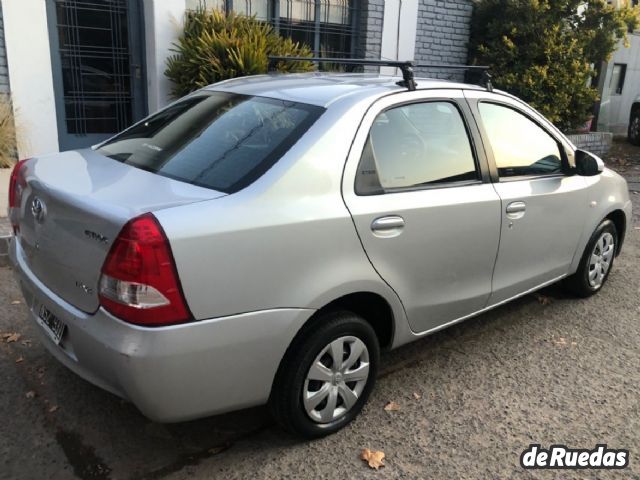 Toyota Etios Usado en Mendoza, deRuedas