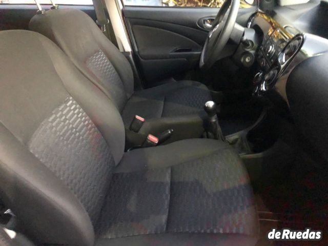 Toyota Etios Usado en Mendoza, deRuedas