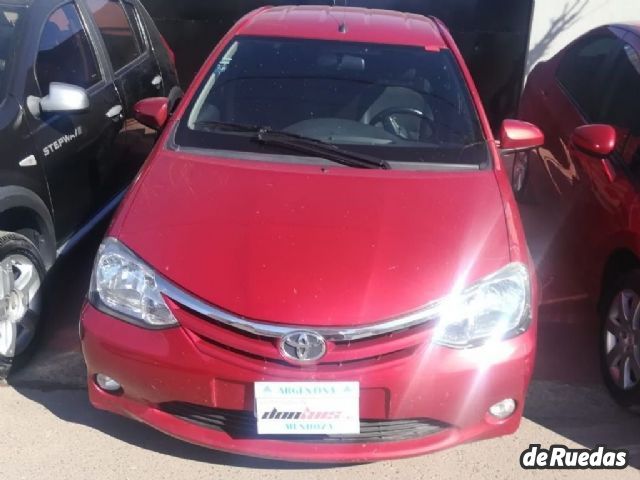 Toyota Etios Usado en Mendoza, deRuedas