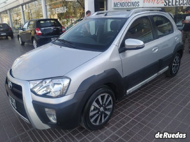 Toyota Etios Usado en Mendoza, deRuedas