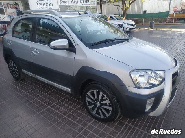 Toyota Etios Usado en Mendoza, deRuedas