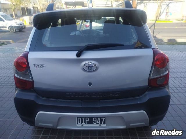 Toyota Etios Usado en Mendoza, deRuedas