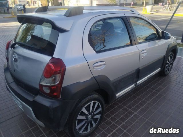 Toyota Etios Usado en Mendoza, deRuedas