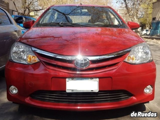 Toyota Etios Usado en Mendoza, deRuedas