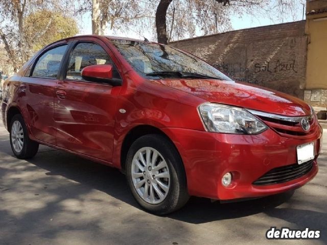 Toyota Etios Usado en Mendoza, deRuedas