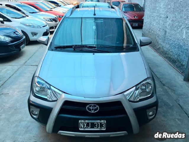 Toyota Etios Usado en Mendoza, deRuedas