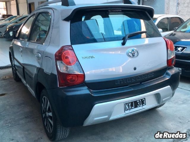 Toyota Etios Usado en Mendoza, deRuedas