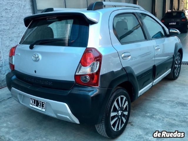 Toyota Etios Usado en Mendoza, deRuedas