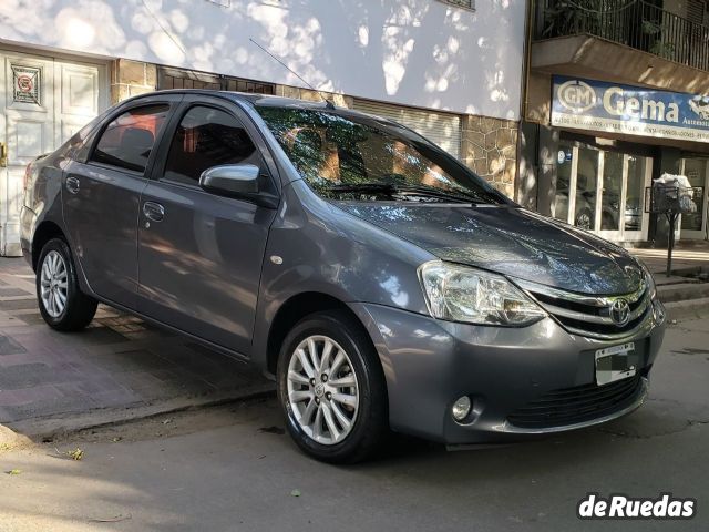 Toyota Etios Usado en Mendoza, deRuedas