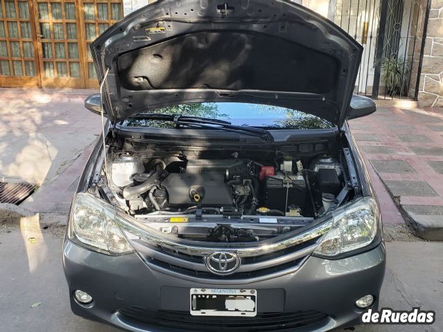 Toyota Etios Usado en Mendoza, deRuedas