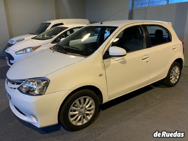 Toyota Etios Usado en Mendoza, deRuedas