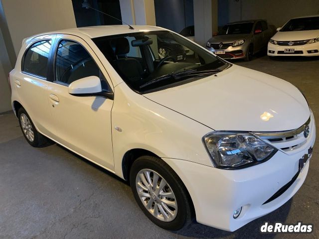 Toyota Etios Usado en Mendoza, deRuedas