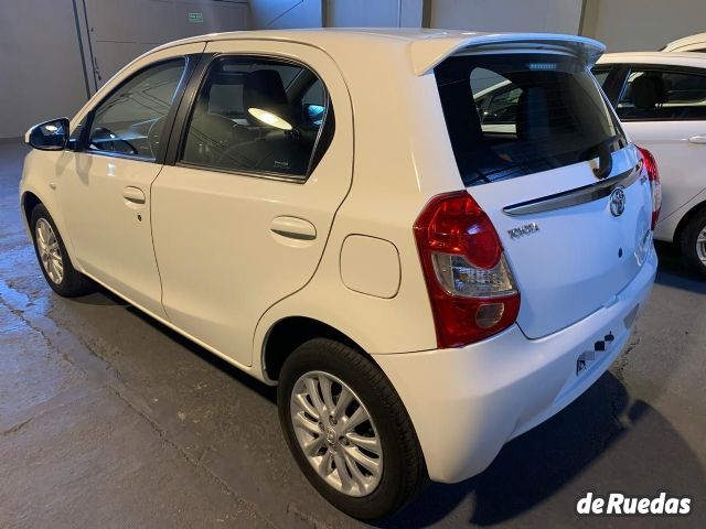Toyota Etios Usado en Mendoza, deRuedas