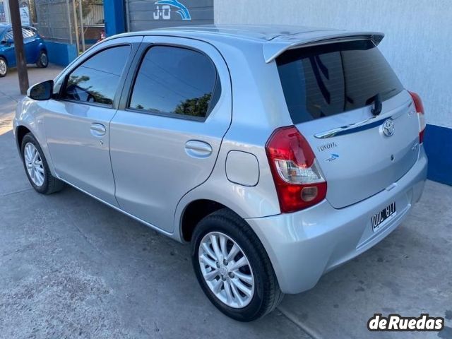 Toyota Etios Usado en Mendoza, deRuedas