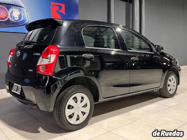 Toyota Etios Usado en Mendoza, deRuedas