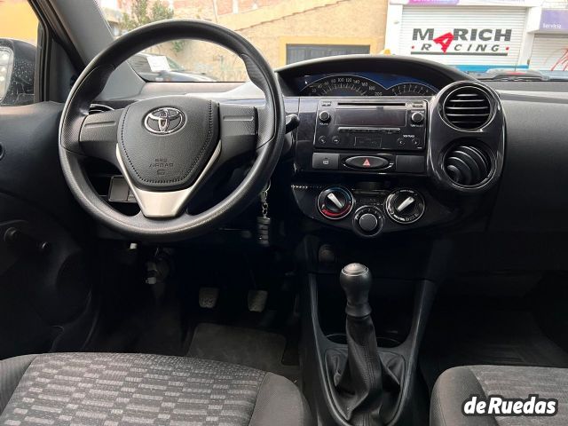 Toyota Etios Usado en Mendoza, deRuedas