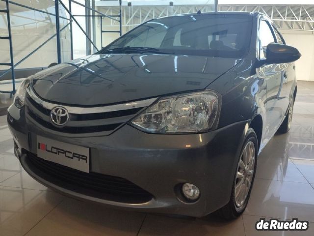 Toyota Etios Usado en Córdoba, deRuedas
