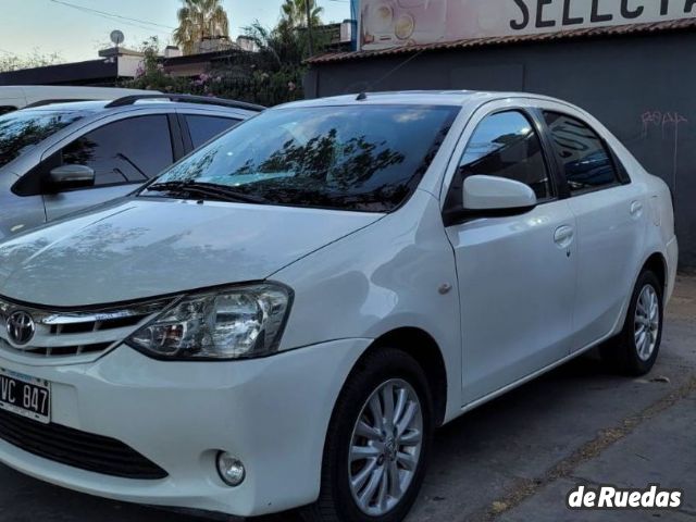 Toyota Etios Usado en Mendoza, deRuedas