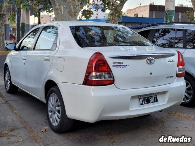 Toyota Etios Usado en Mendoza, deRuedas