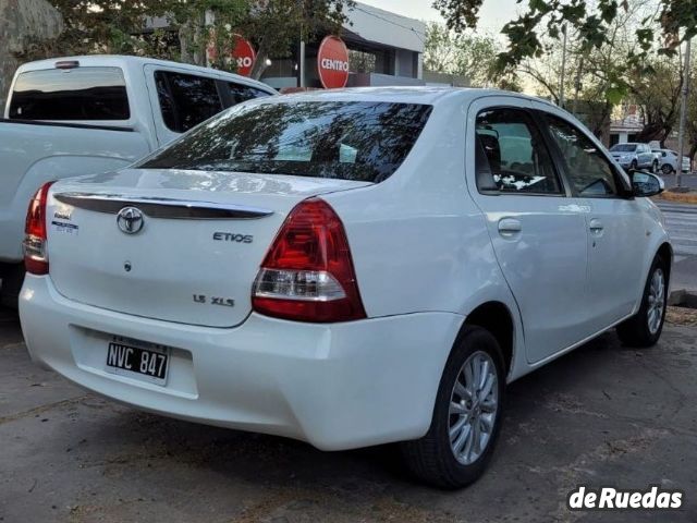 Toyota Etios Usado en Mendoza, deRuedas