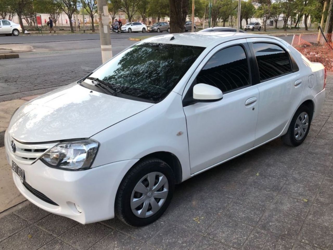 Toyota Etios Usado en Salta, deRuedas