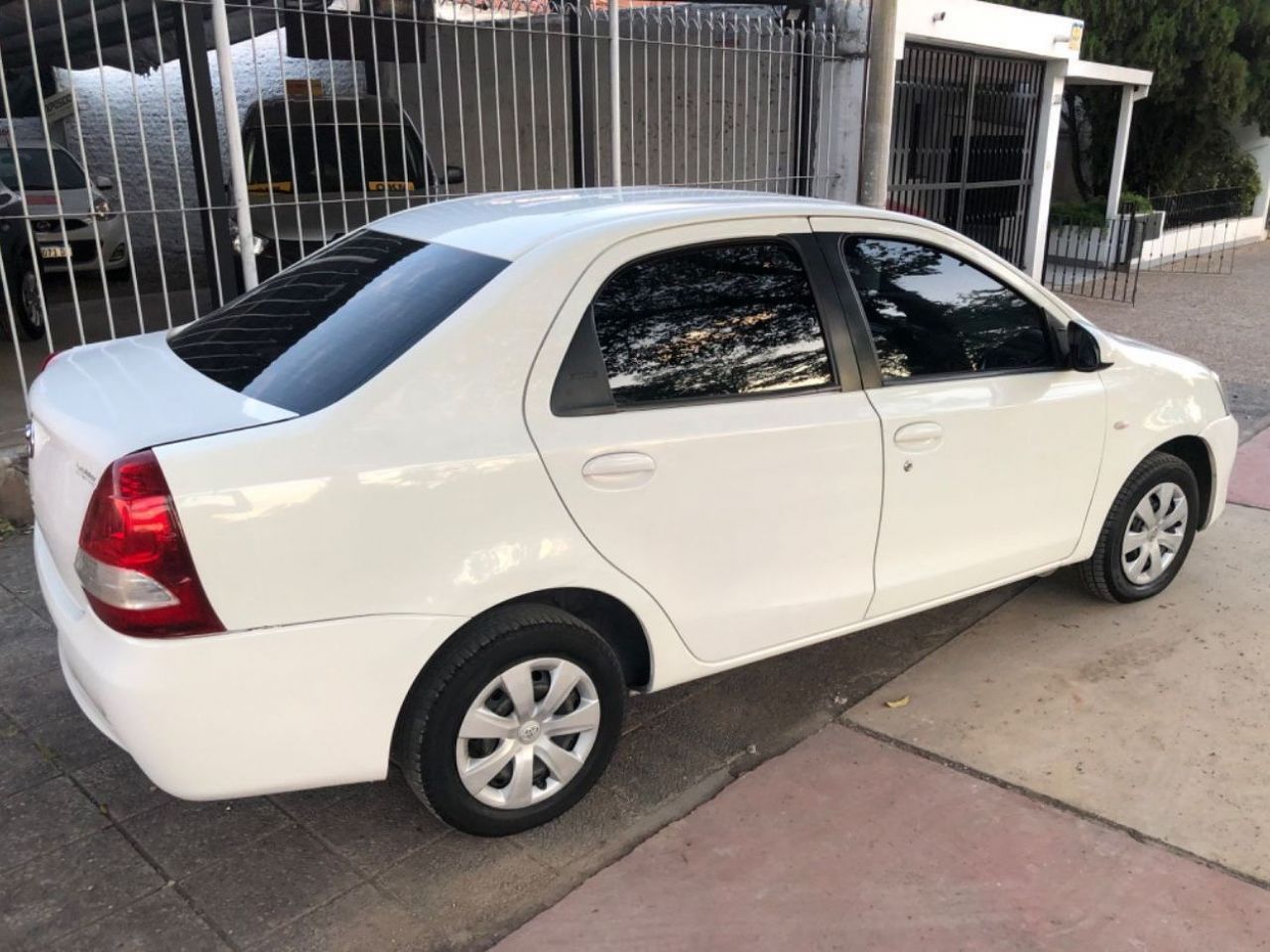 Toyota Etios Usado en Salta, deRuedas