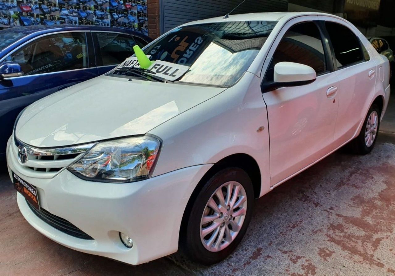 Toyota Etios Usado en Mendoza, deRuedas