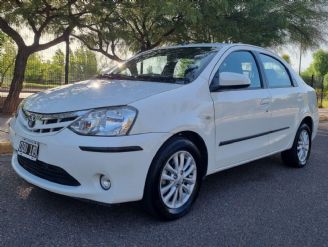 Toyota Etios Usado en Mendoza Financiado